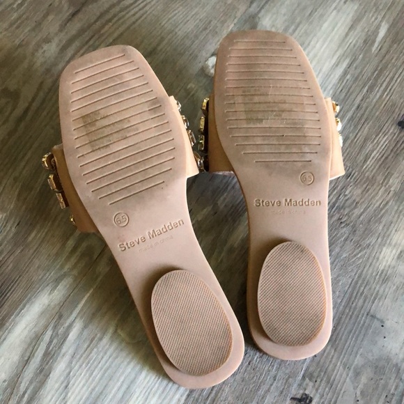 Fabulous Steve Madden Jeweled Sandals - Picture 2 of 5